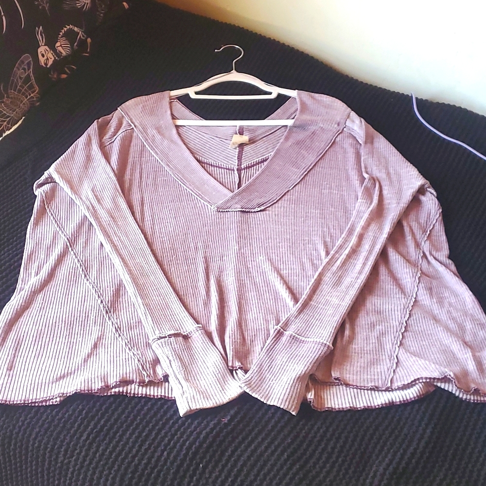 We the free flowy long sleeve shirt with thumb holes super comfy